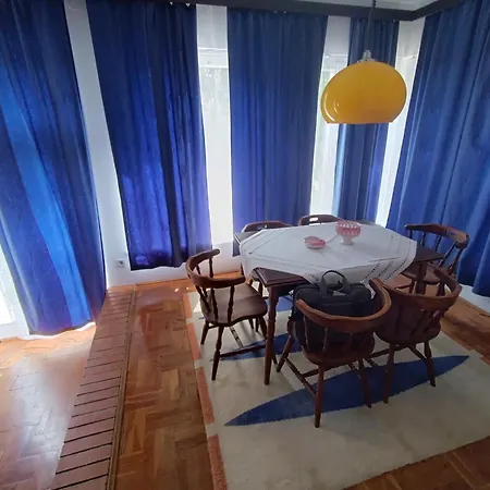 Apartment Szoloskert Vendeghaz *